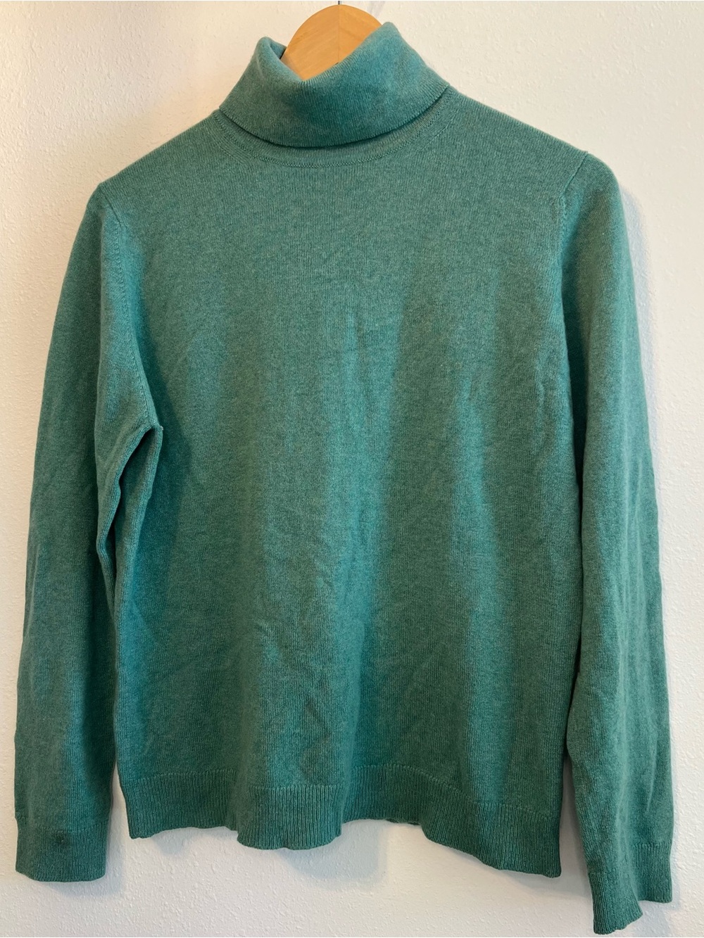 Brooks Brothers Italian Cashmere Turtleneck Sweater - Picture 1 of 6